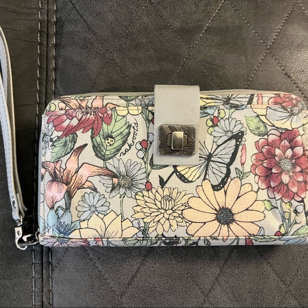 Sakroots crossbody smartphone wallet